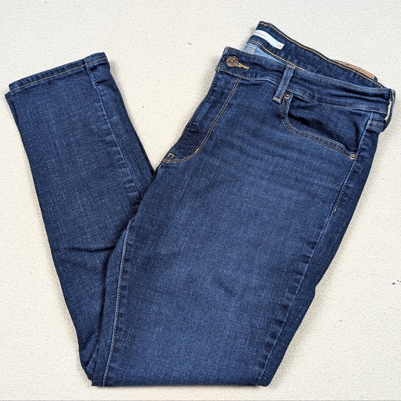 Women's Blue Levi's 711 Skinny Jeans Size 33 Crop Dark Wash Stretchy Mid-Rise - Picture 1 of 16